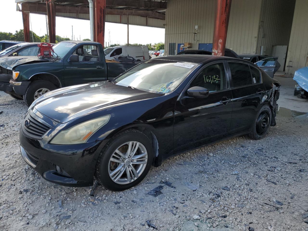 Infiniti G (2012)