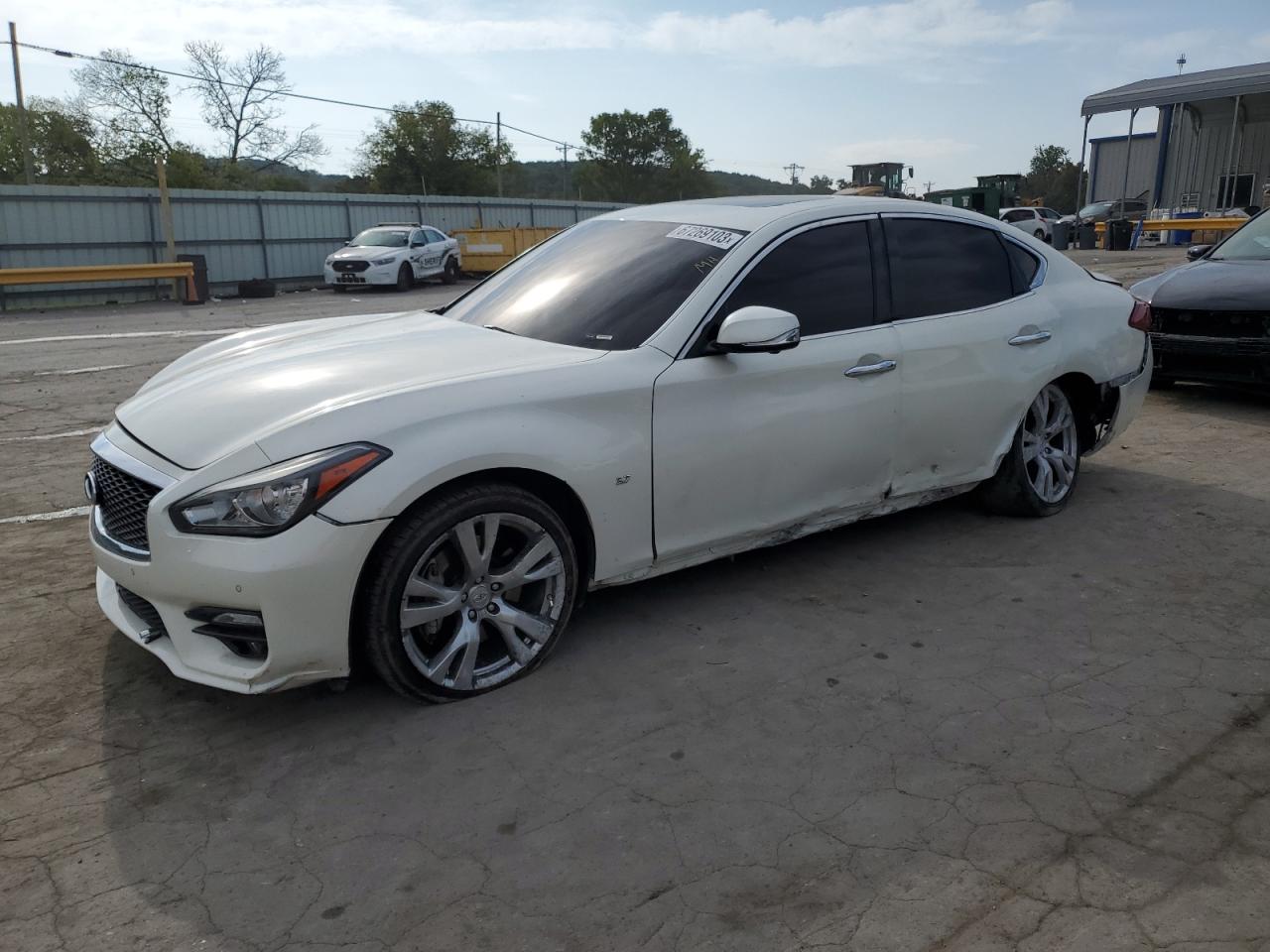 Infiniti Q70 (2016)