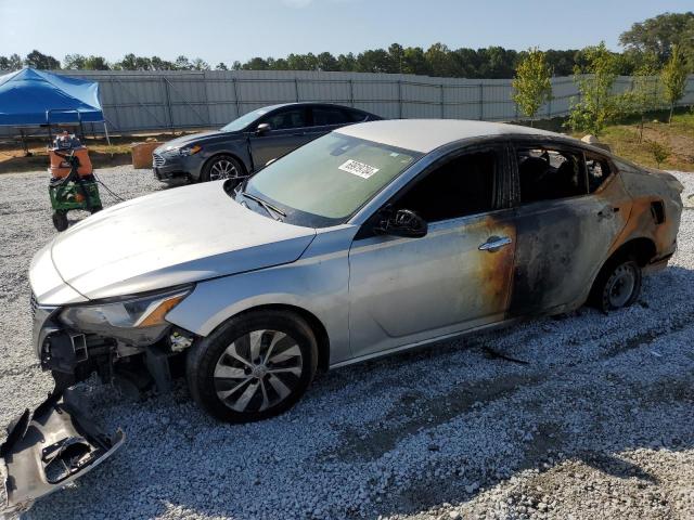 Nissan Altima s (2021)