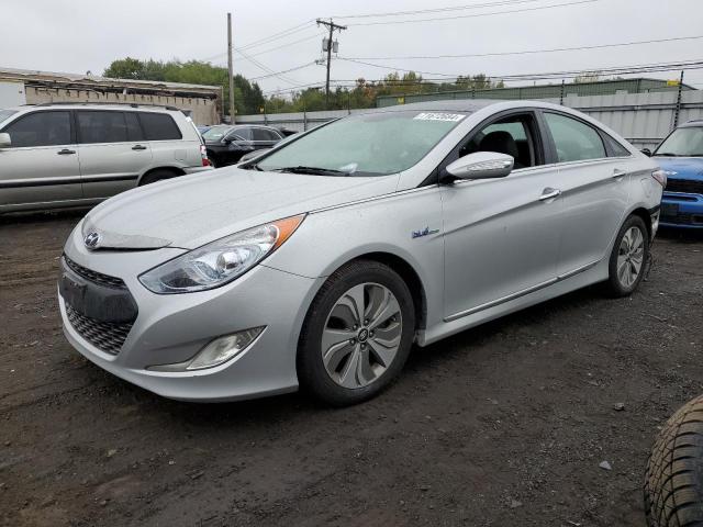 Hyundai Sonata hyb (2015)