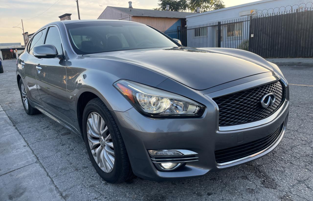 Infiniti Q70 (2015)