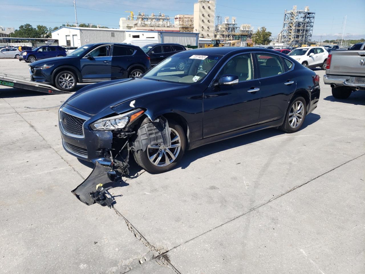 Infiniti Q70 (2015)