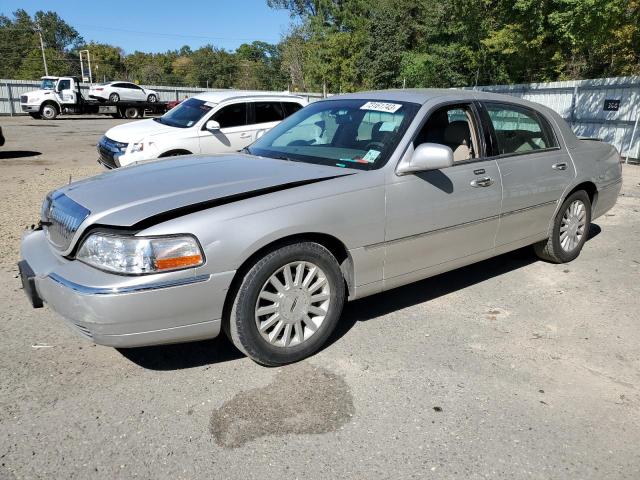 Lincoln Towncar (2004)