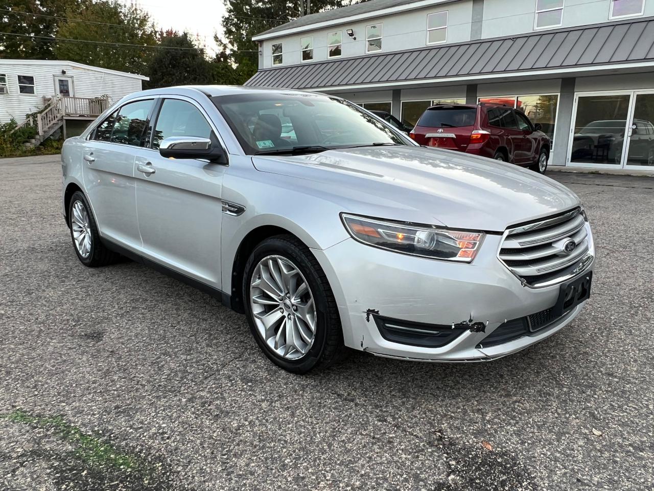 Ford Taurus lim (2015)