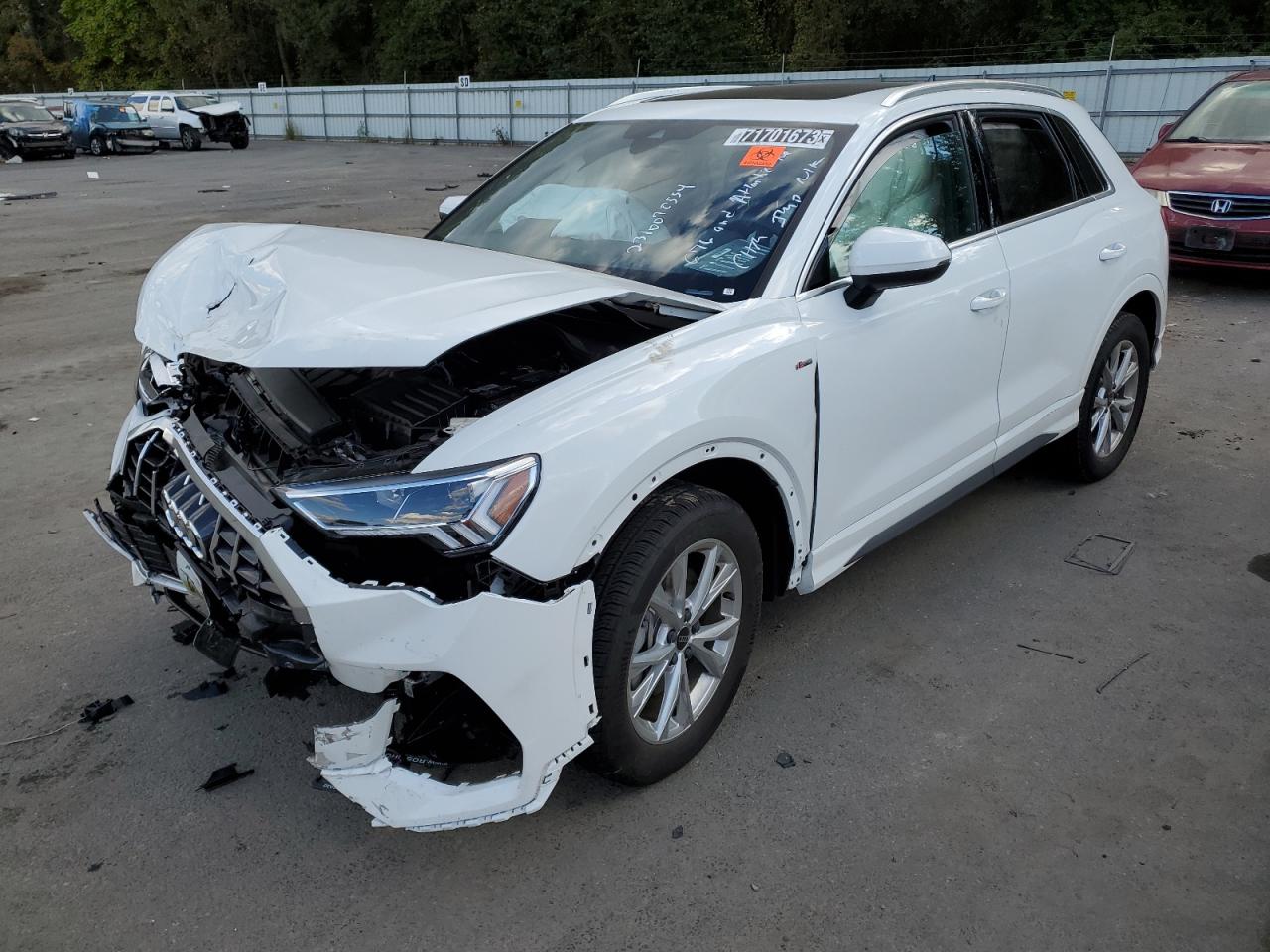 Audi Q3 premium (2023)