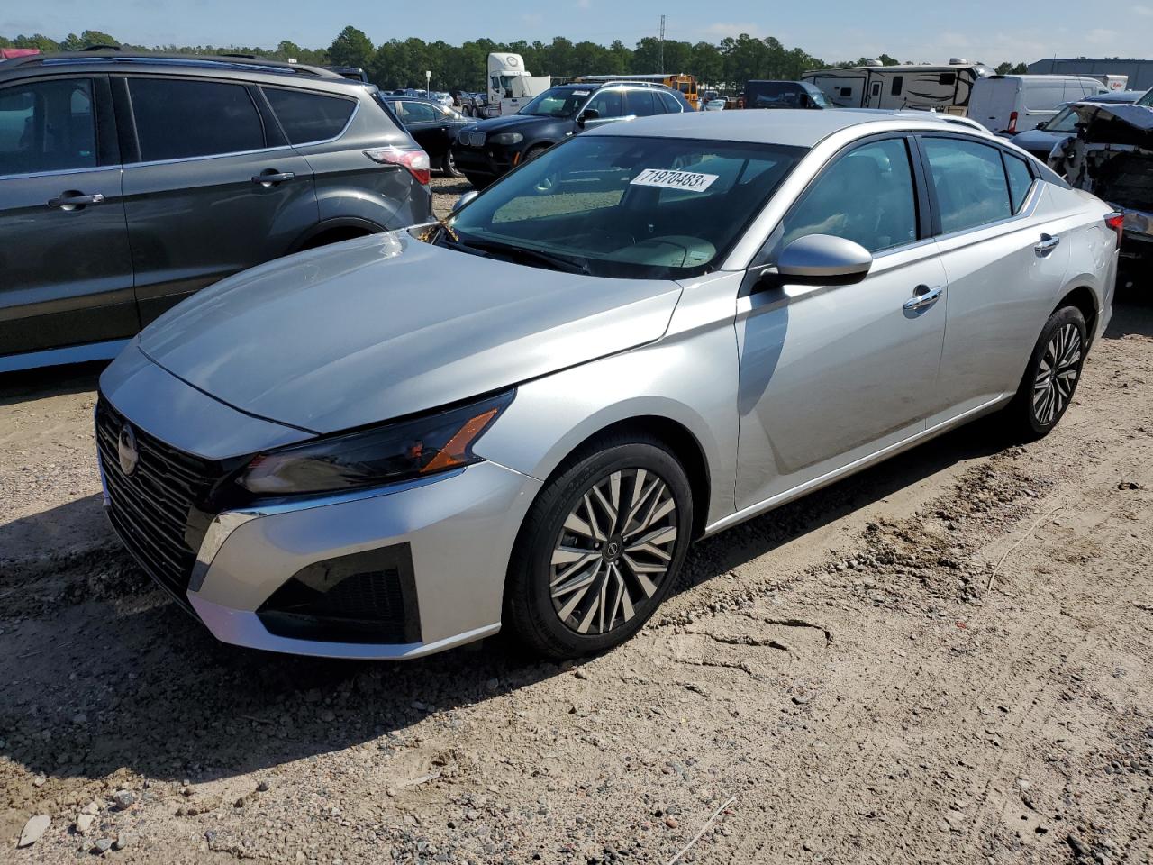 Nissan Altima sv (2023)