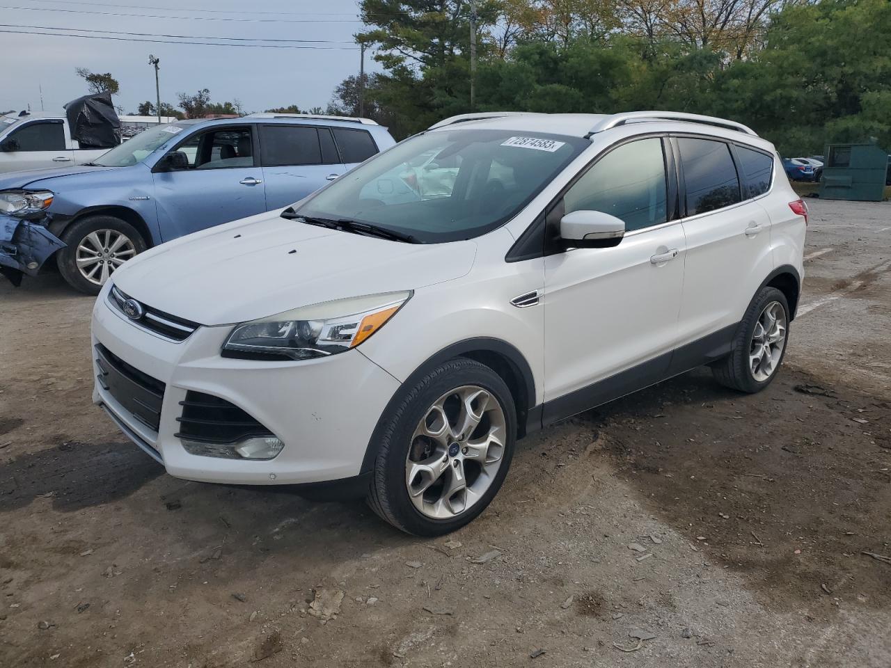 Ford Escape tit (2014)