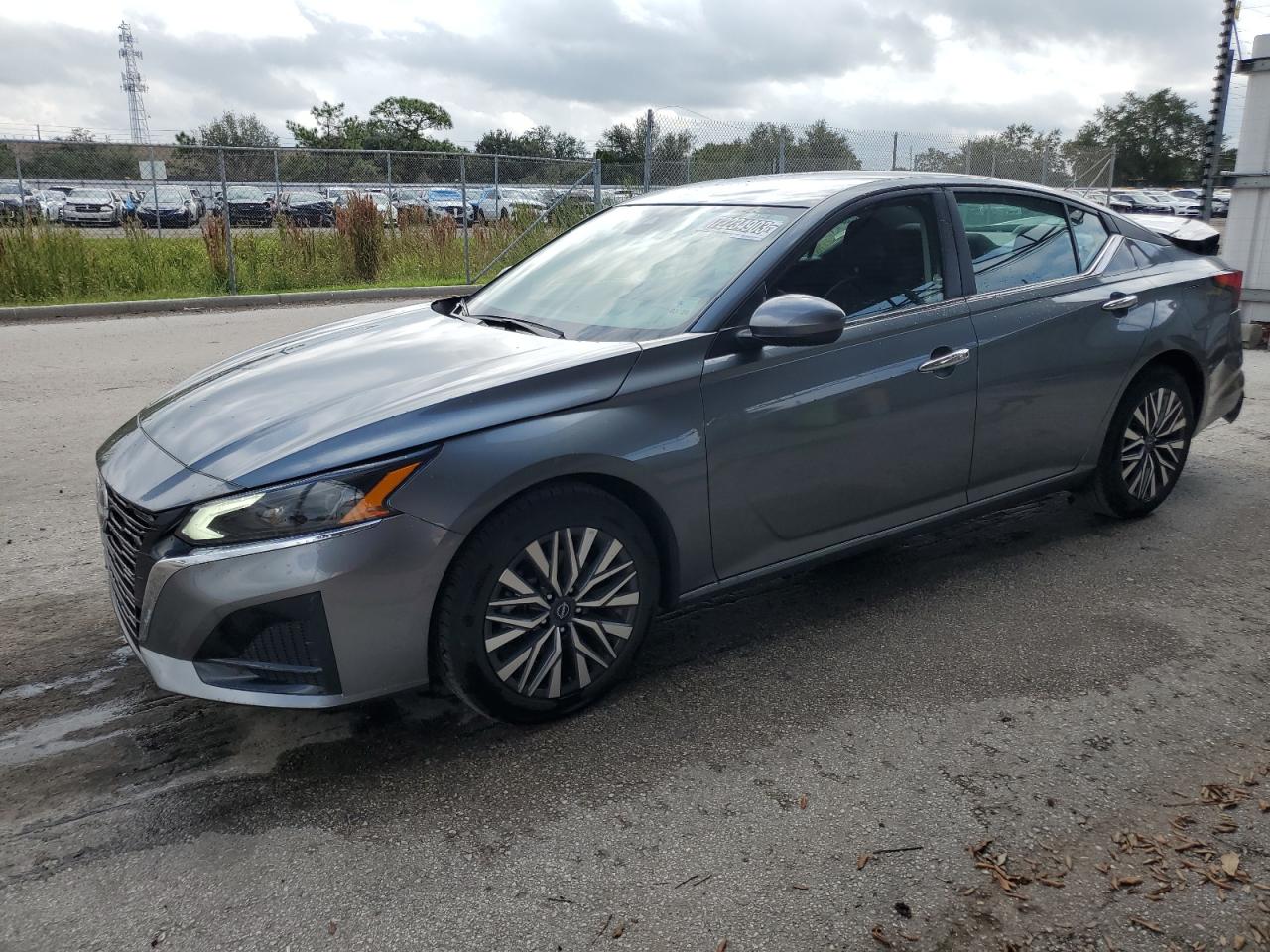 Nissan Altima sv (2023)