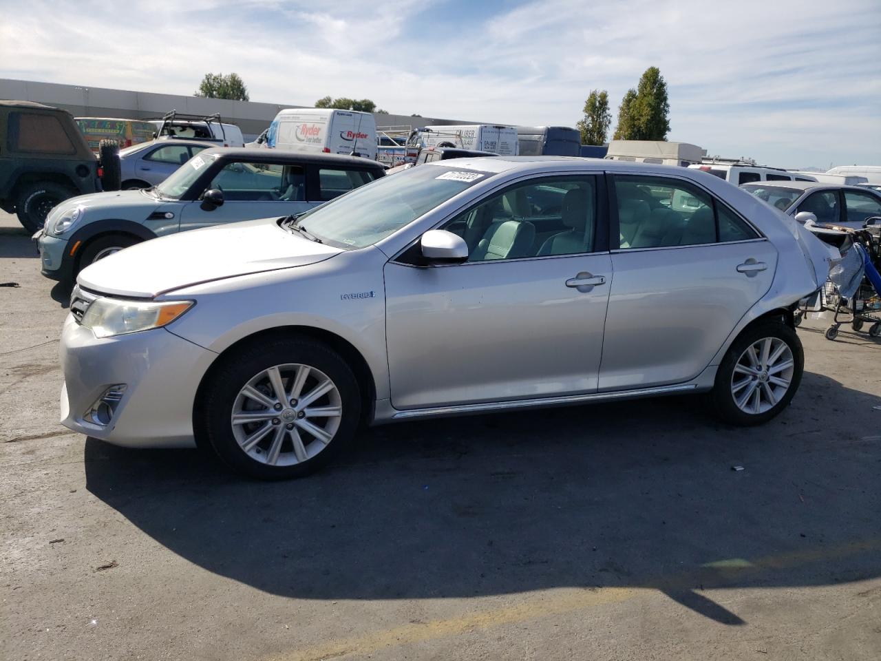 Toyota Camry hybr (2013)