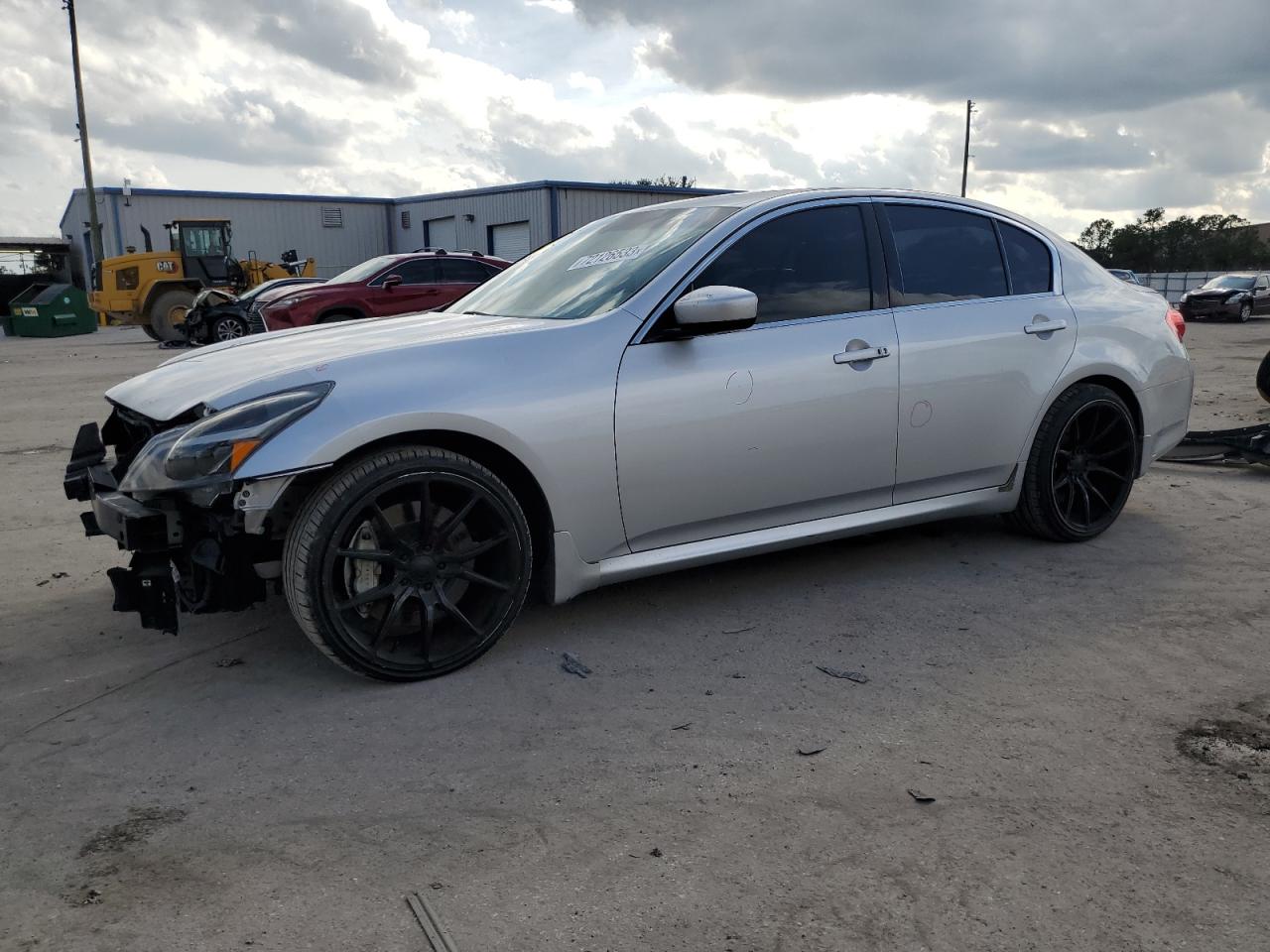 Infiniti G37 base (2011)