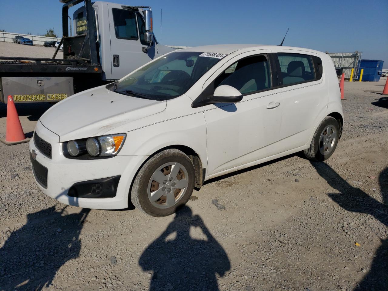 Chevrolet Sonic ls (2013)