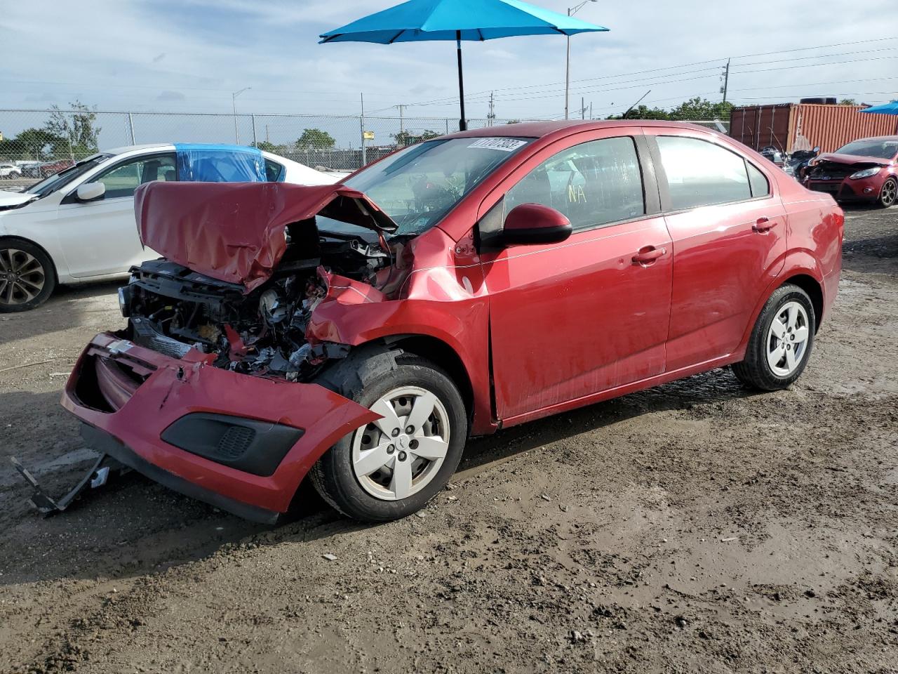 Chevrolet Sonic ls (2013)