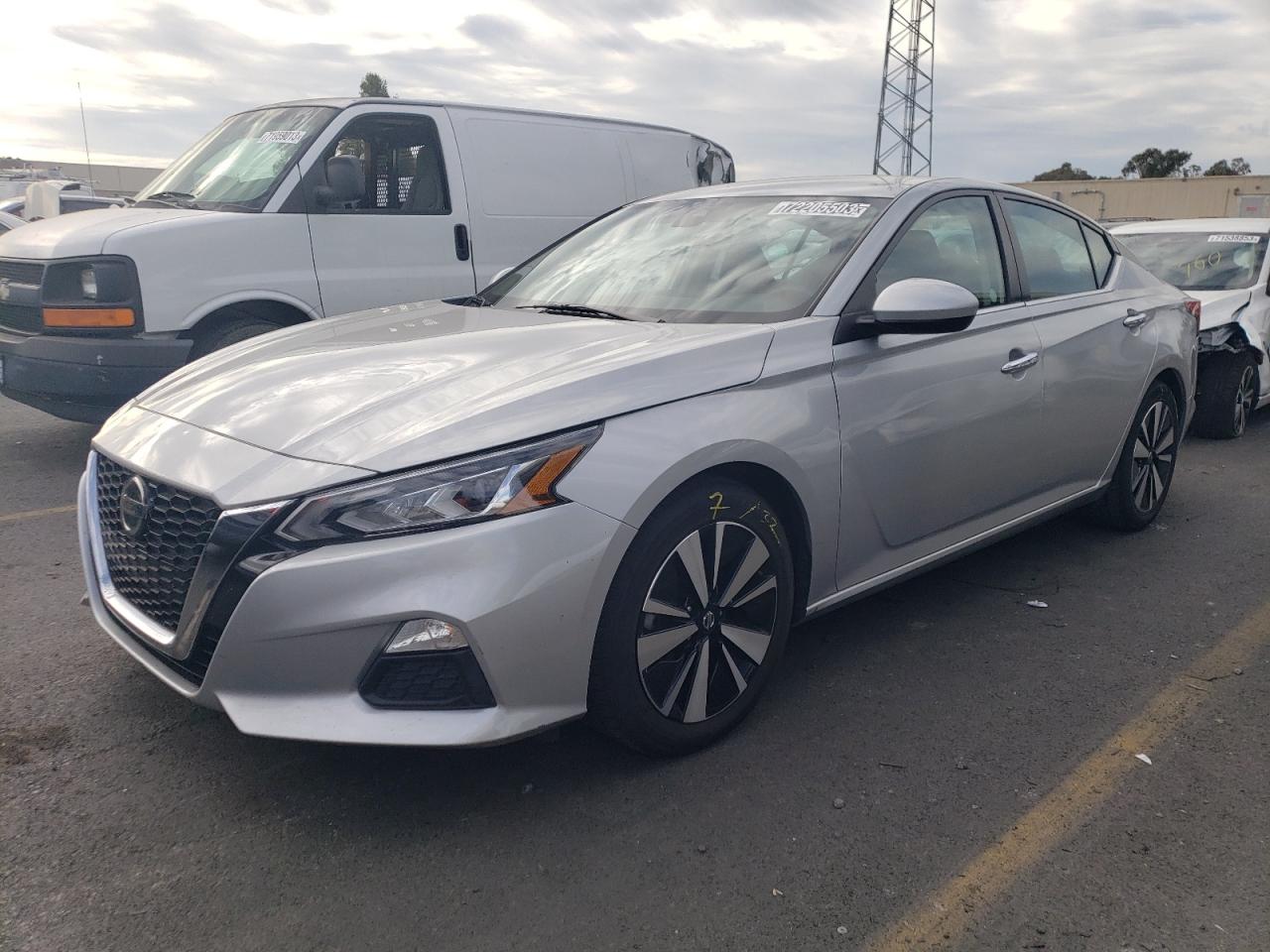 Nissan Altima sv (2021)
