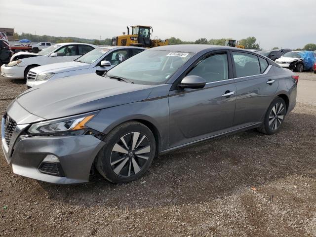 Nissan Altima sv (2022)