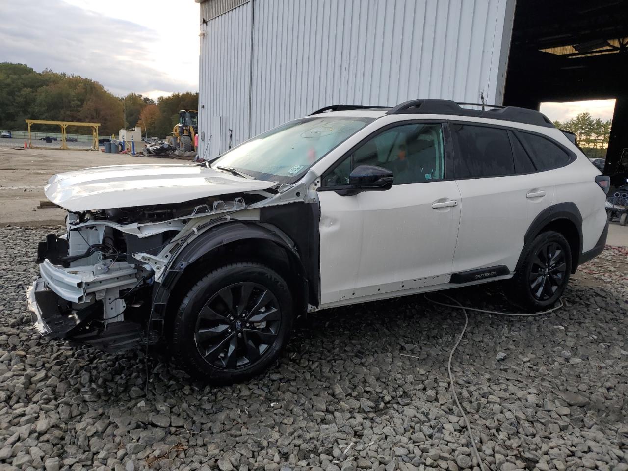 Subaru Outback on (2023)