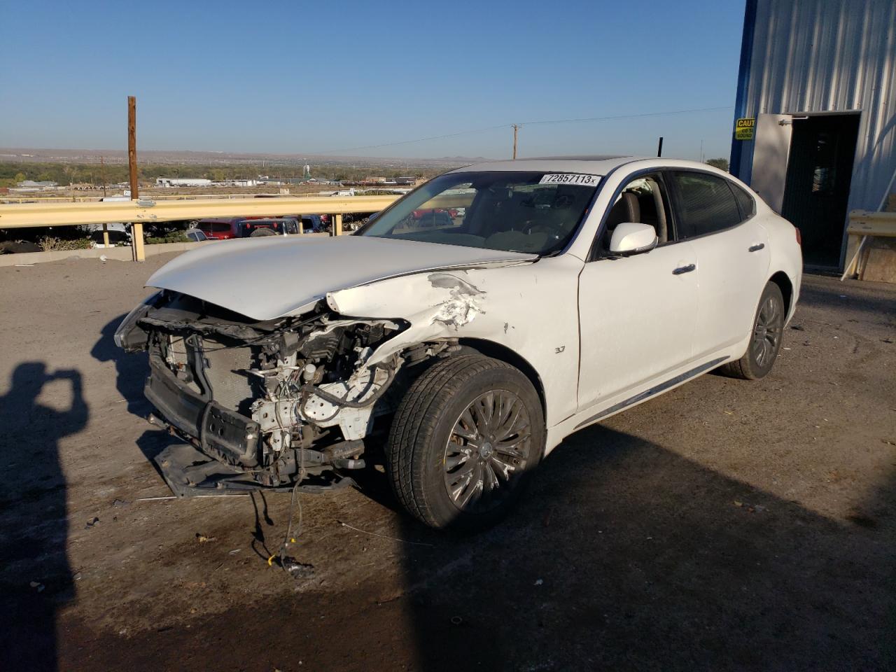 Infiniti Q70 (2015)