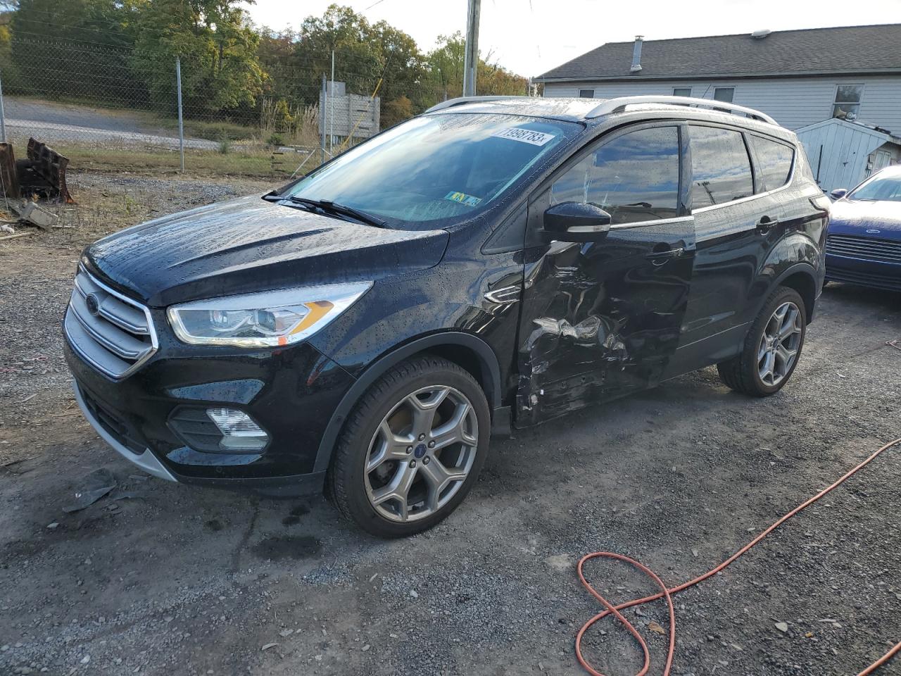 Ford Escape tit (2017)