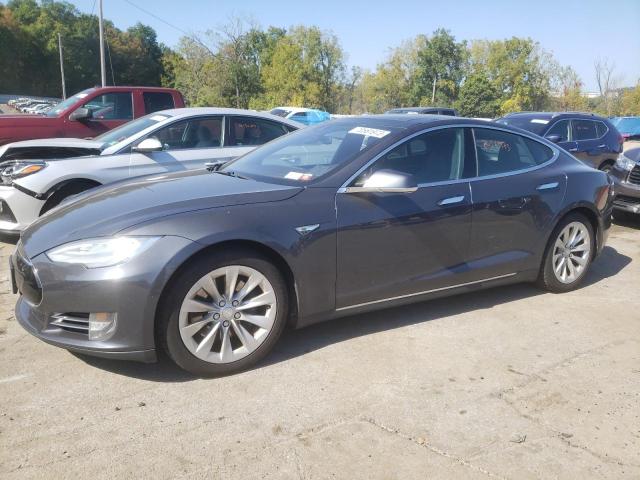 Tesla Model s (2016)