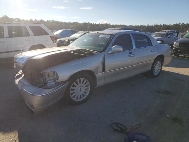 Lincoln Towncar (2005)
