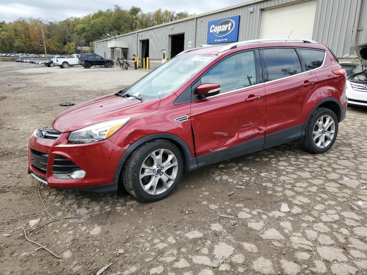 Ford Escape tit (2016)
