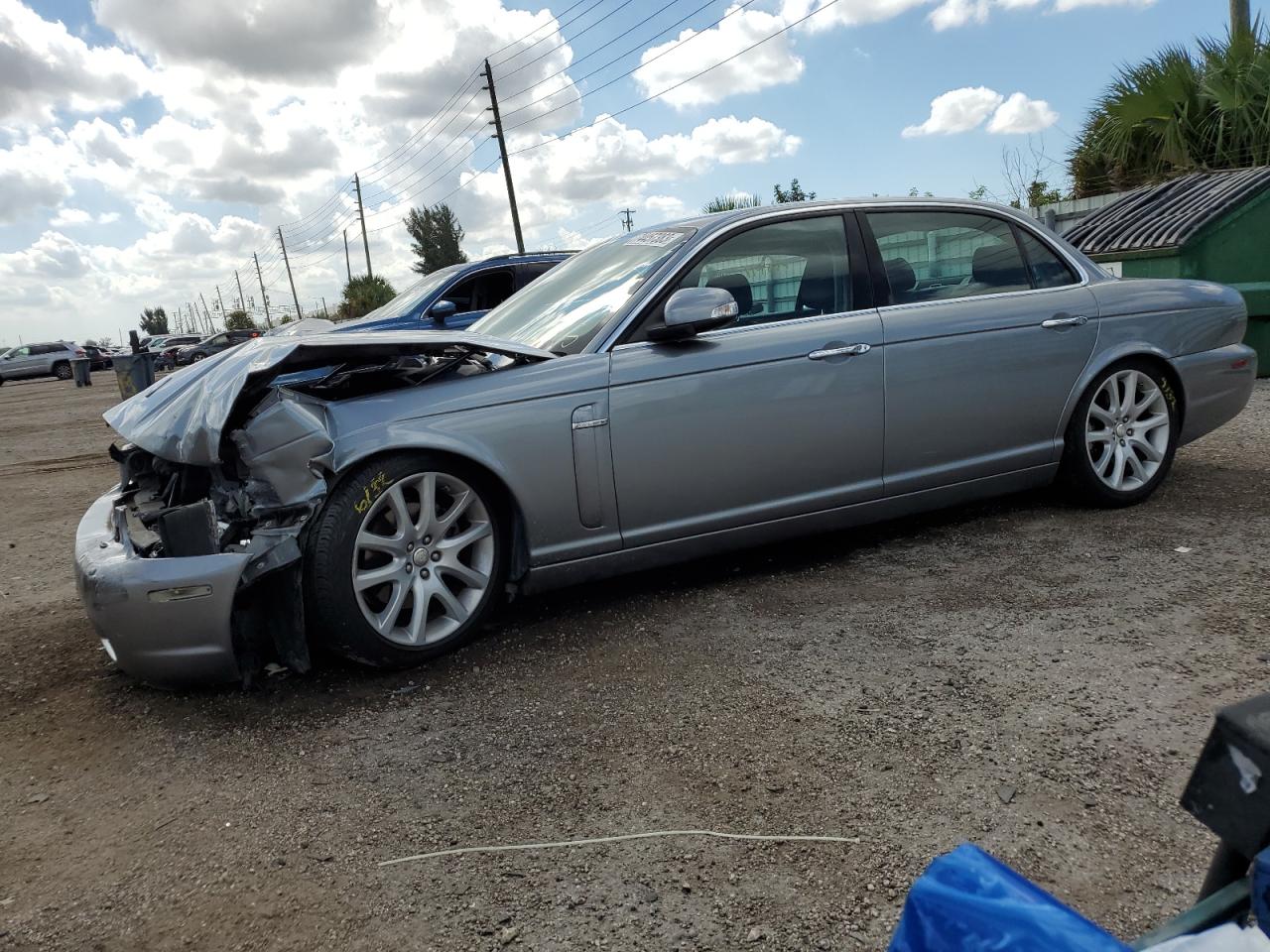 Jaguar Xj (2008)