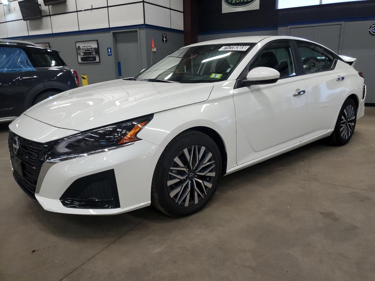 Nissan Altima sv (2023)
