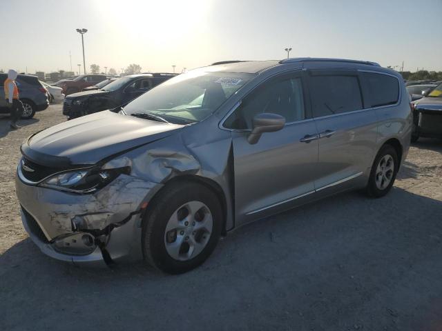 Chrysler Pacifica t (2017)