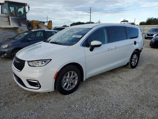 Chrysler Pacifica t (2023)