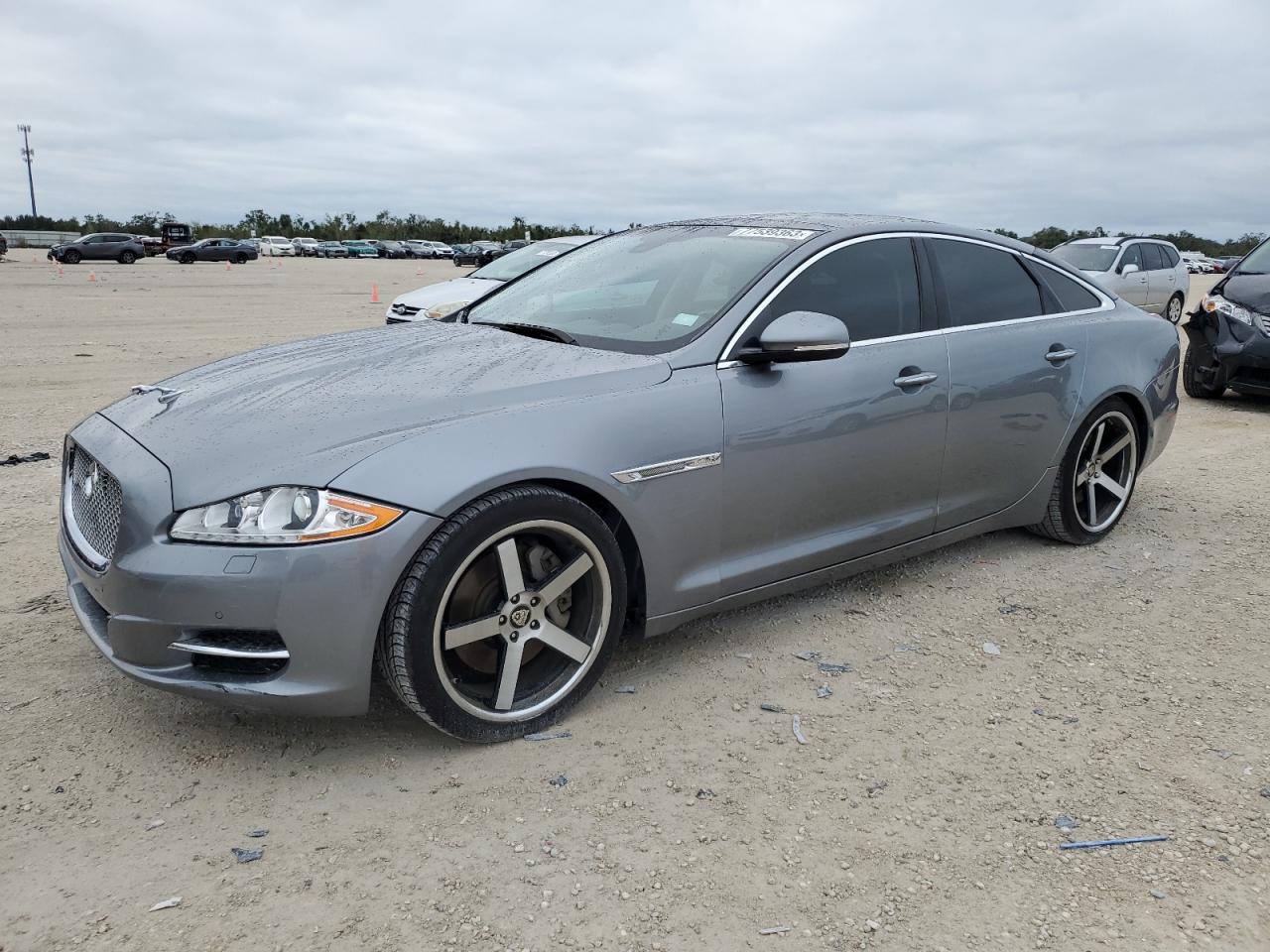 Jaguar Xj (2013)