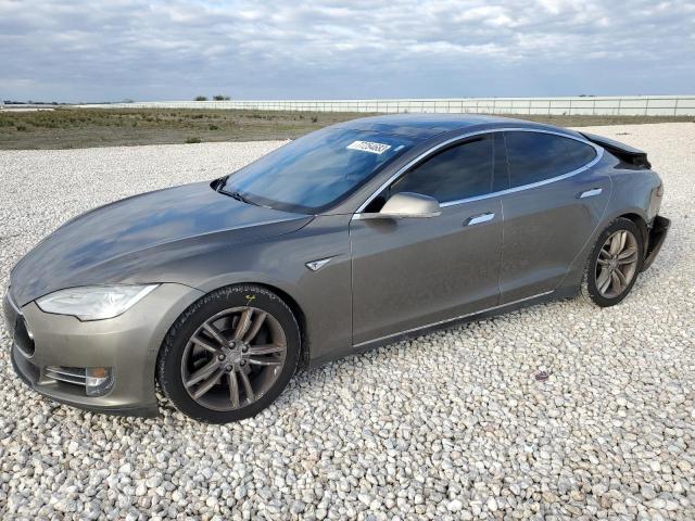 Tesla Model s (2015)