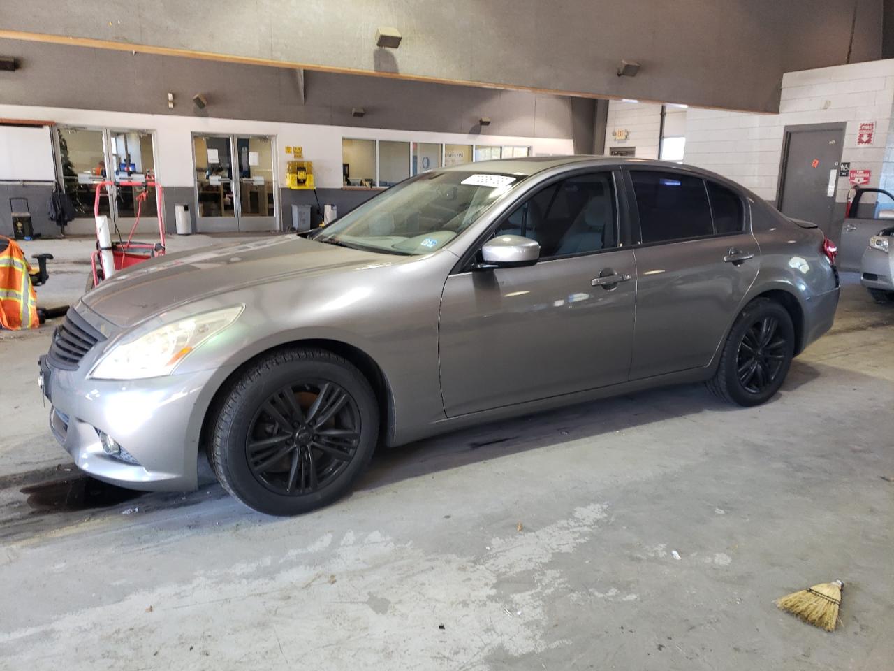 Infiniti G (2013)