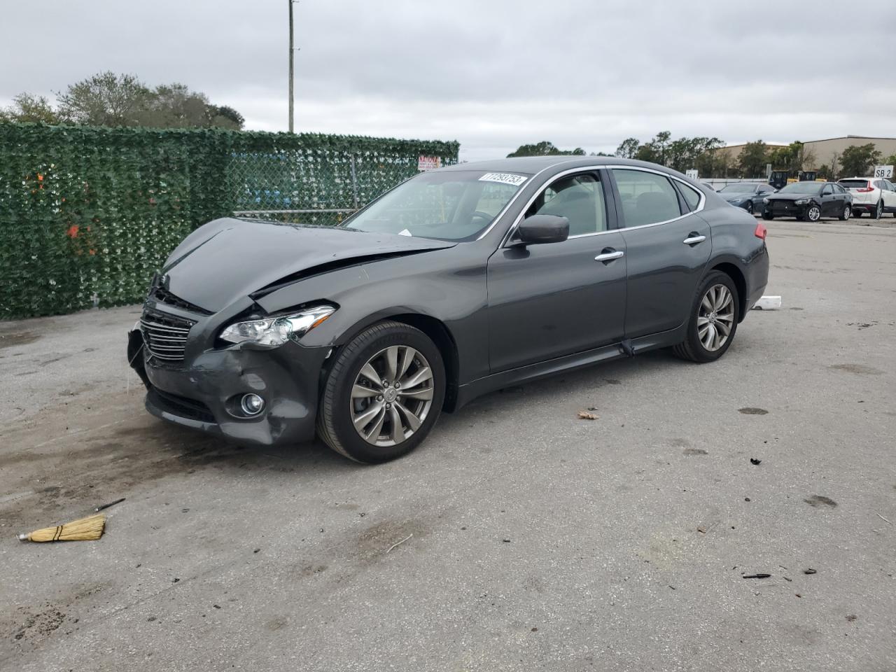 Infiniti M (2013)