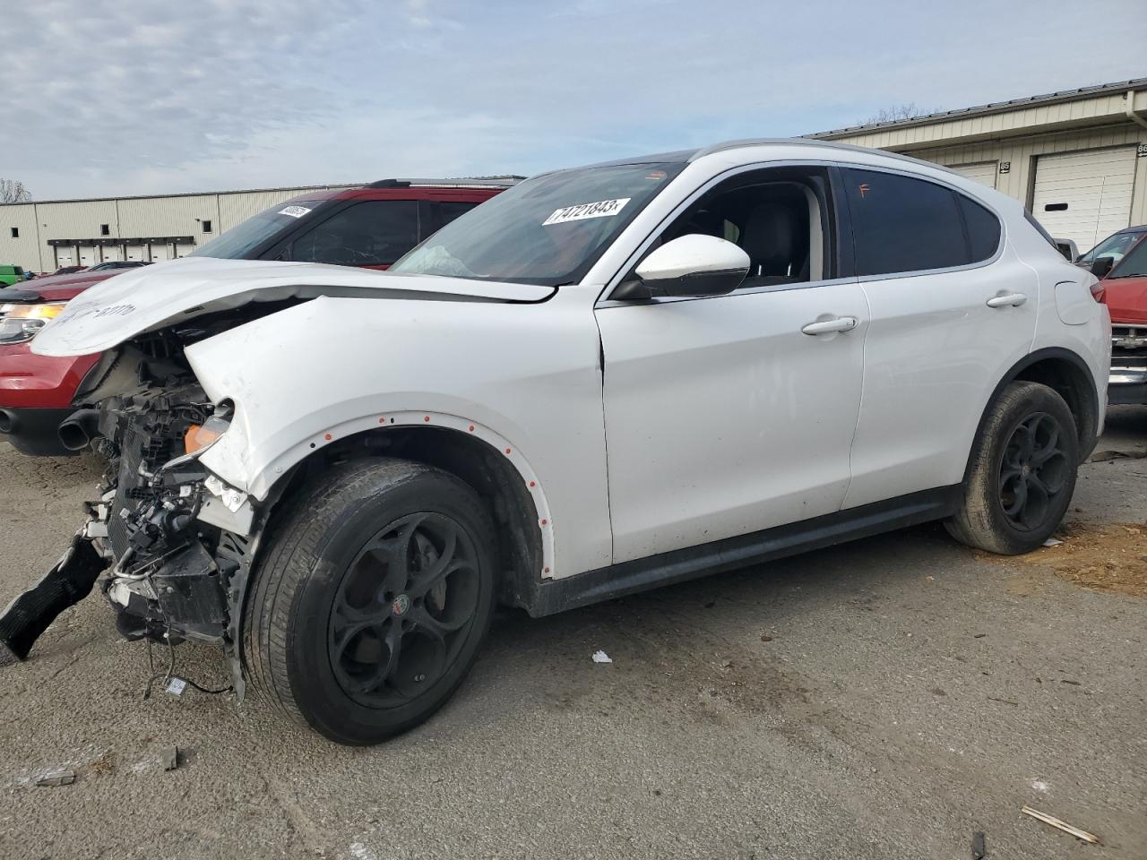 Alfa-romeo Stelvio (2018)