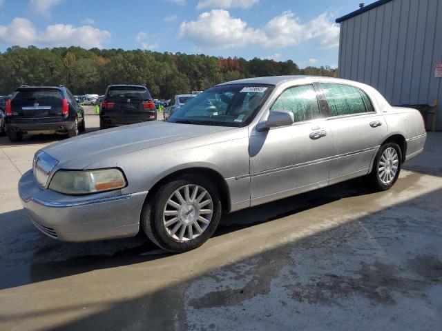 Lincoln Towncar (2004)