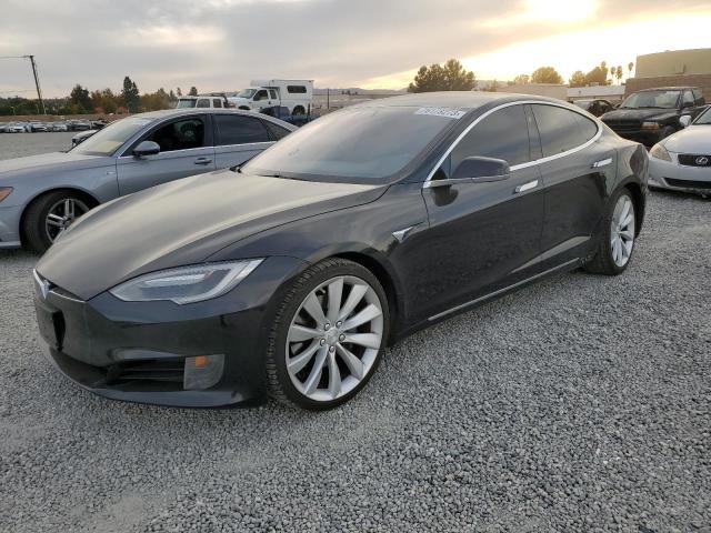 Tesla Model s (2017)