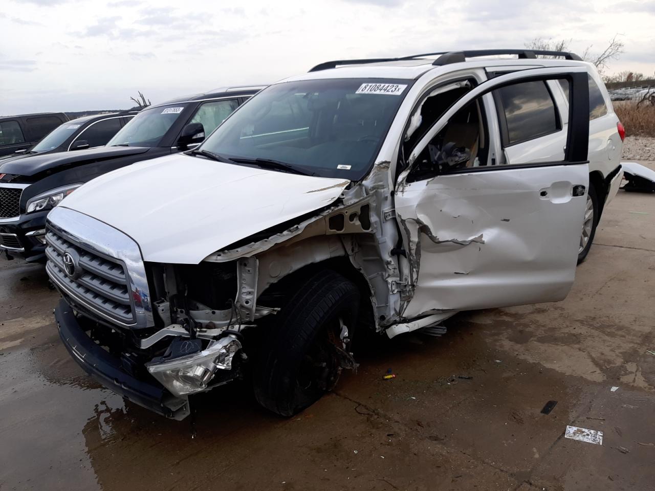 Toyota Sequoia (2015)