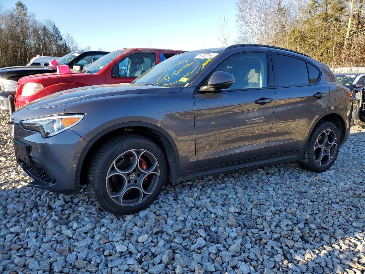 Alfa-romeo Stelvio (2018)