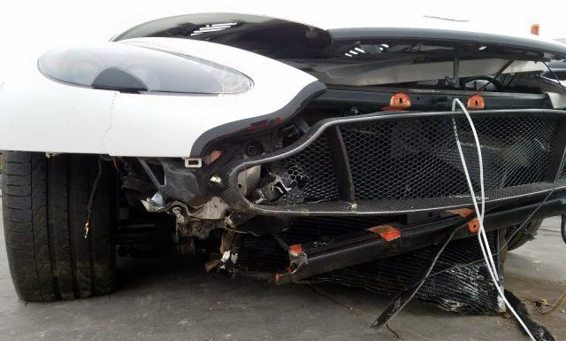 Aston-martin V12 2015