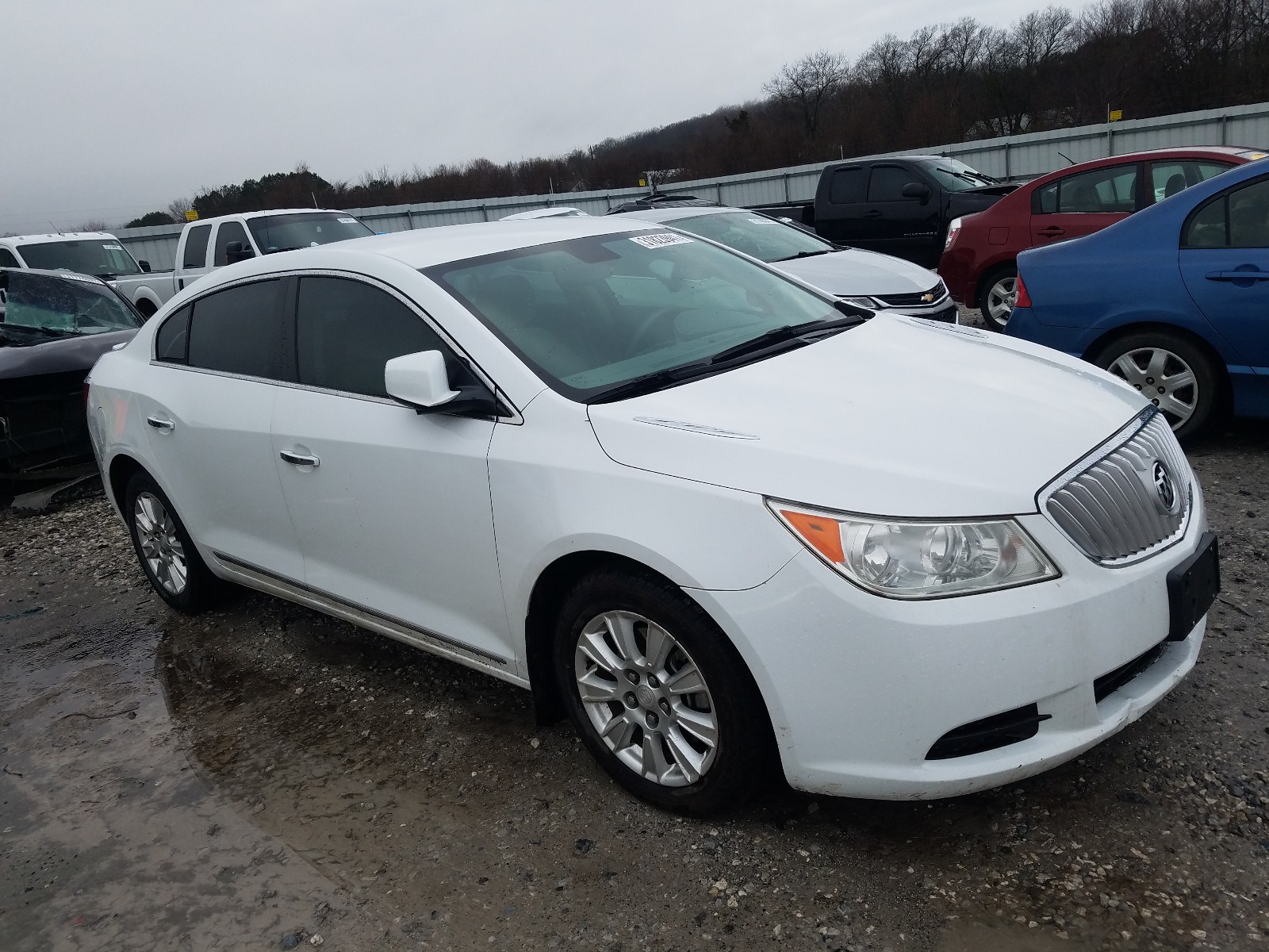 Buick Lacrosse c (2011)
