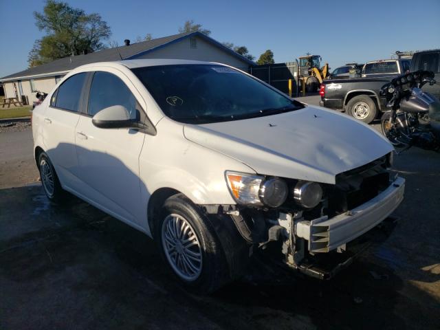 Chevrolet Sonic ls (2013)