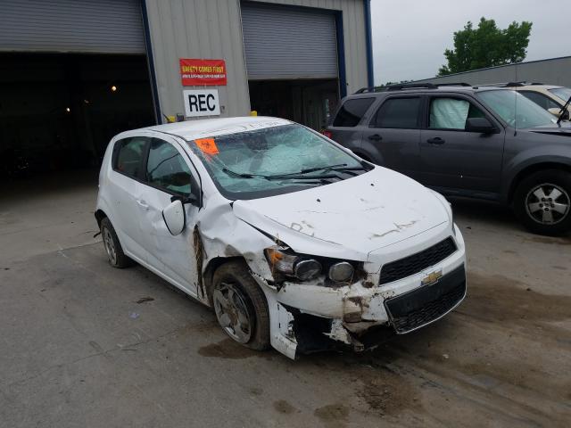 Chevrolet Sonic ls (2013)