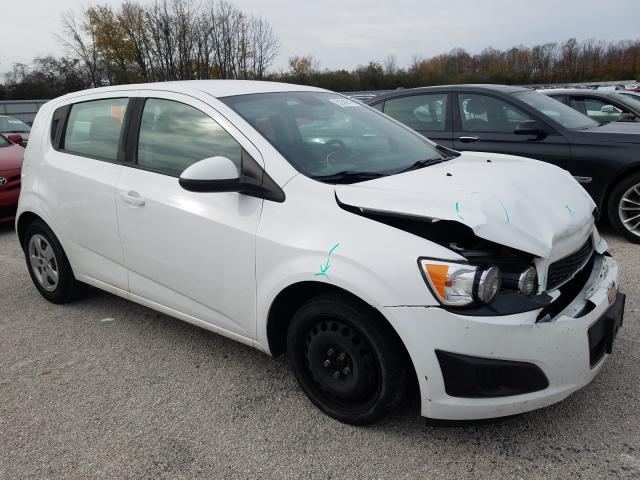 Chevrolet Sonic ls (2013)