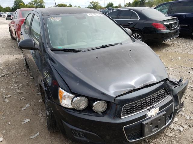 Chevrolet Sonic ls (2013)