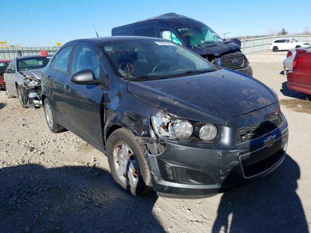 Chevrolet Sonic ls (2013)