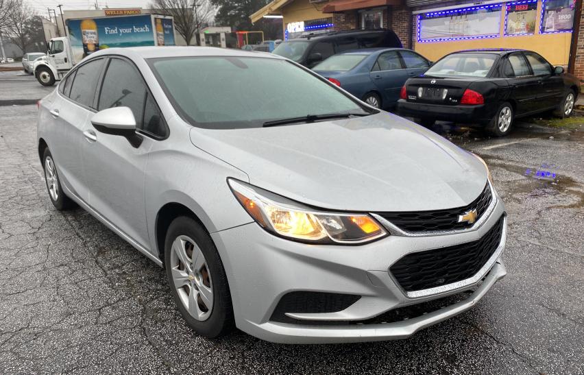 Chevrolet Cruze ls (2017)