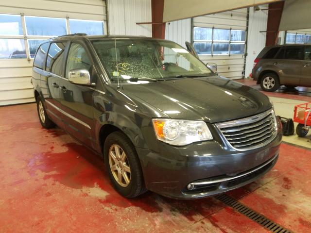 Chrysler Town and c (2011)