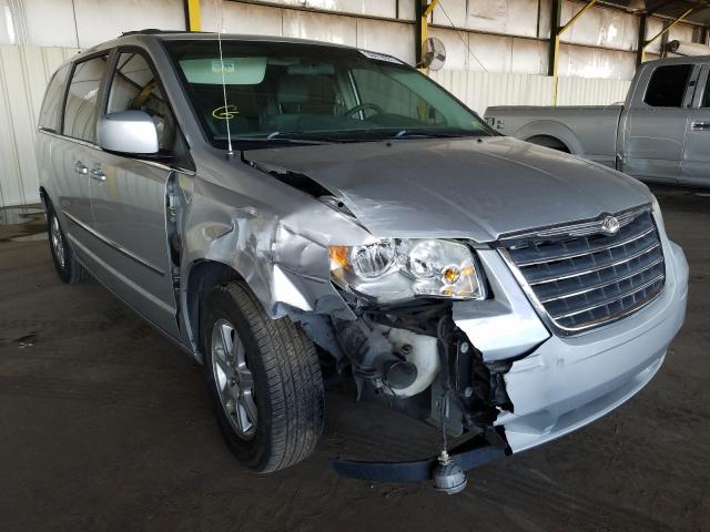 Chrysler Town-cou (2010)