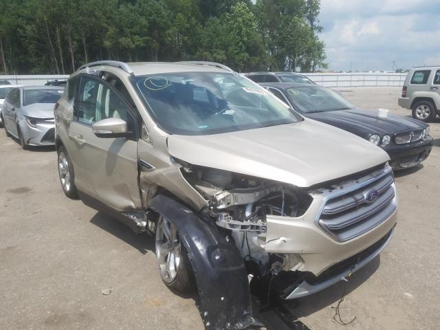 Ford Escape tit (2017)