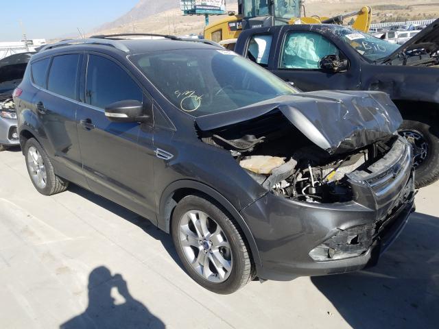 Ford Escape tit (2015)