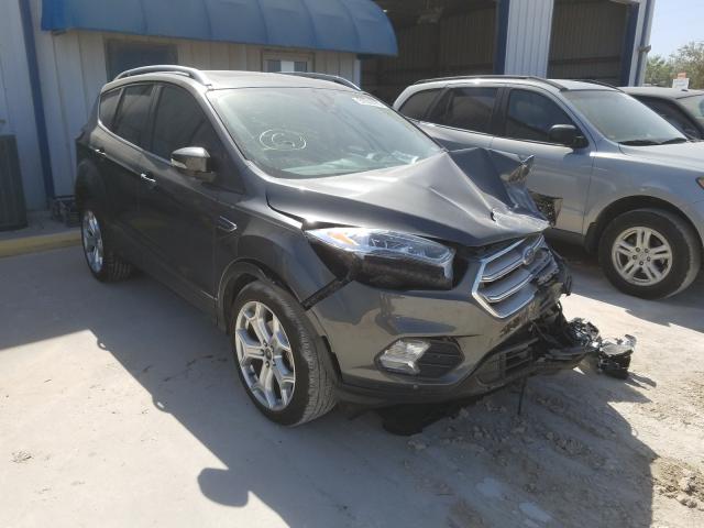 Ford Escape tit (2017)